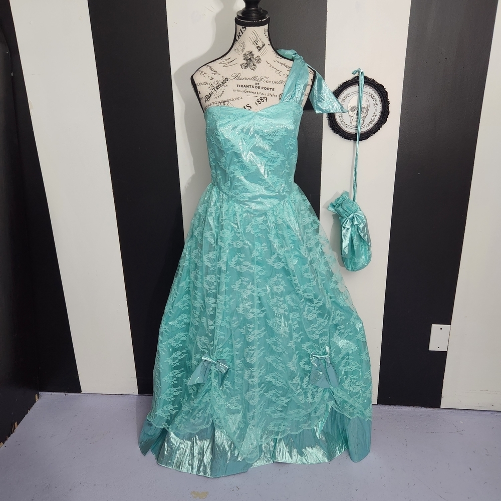 Elegant Aqua Women's Maxi Dress with Coordinated Bag
